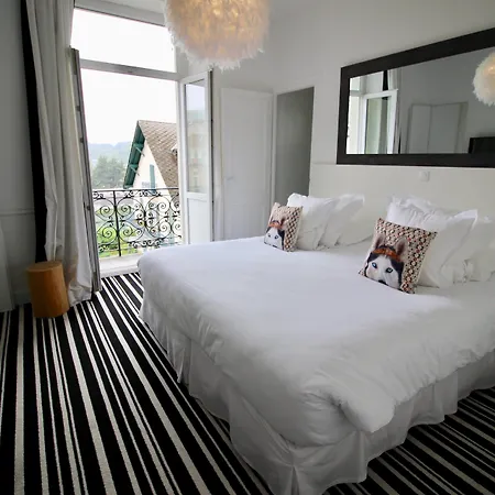 Belfry & By Ligne St Barth מלון לורדה