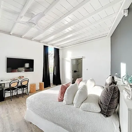 Belfry & By Ligne St Barth מלון 5*