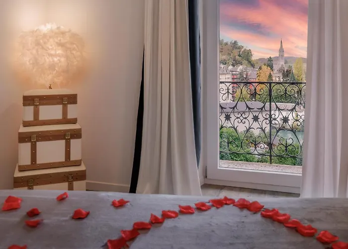 Belfry & By Ligne St Barth ルルド