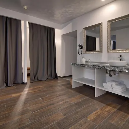 Belfry & By Ligne St Barth Szálloda Lourdes